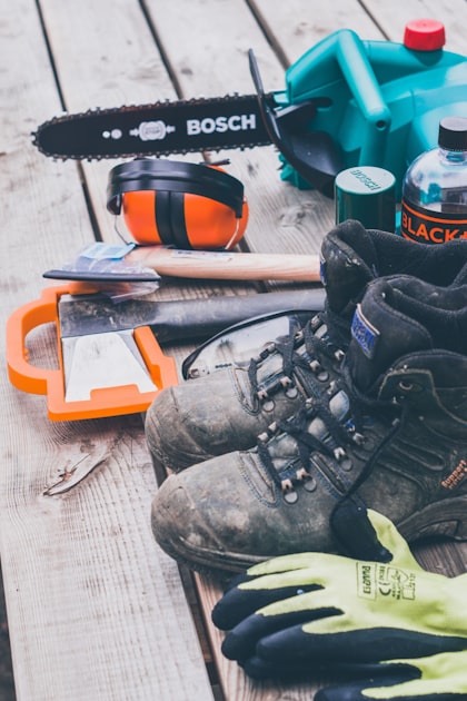 DIY vs. Hiring a Handyman